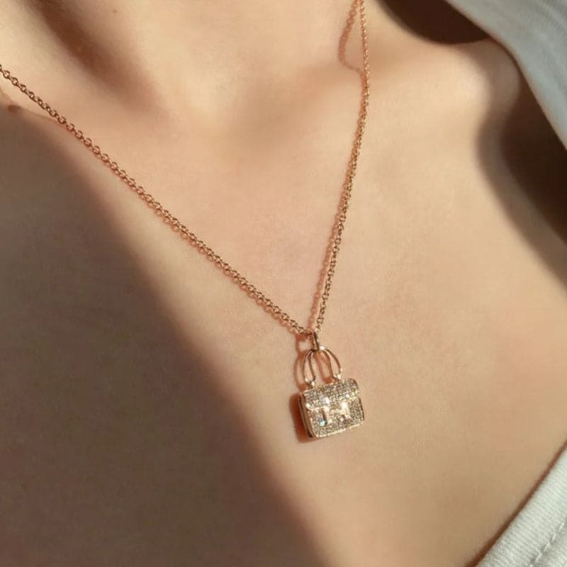 18K Amulettes Constance Pendant Hermes Necklace