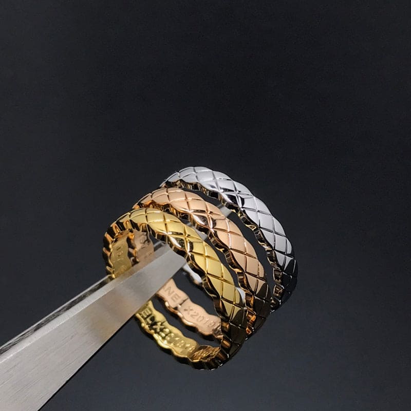 18K  Chanel Coco Crush Mini Ring