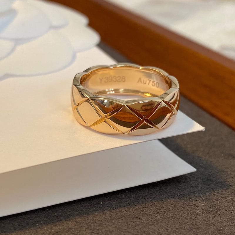 18K  Chanel Coco Crush Ring