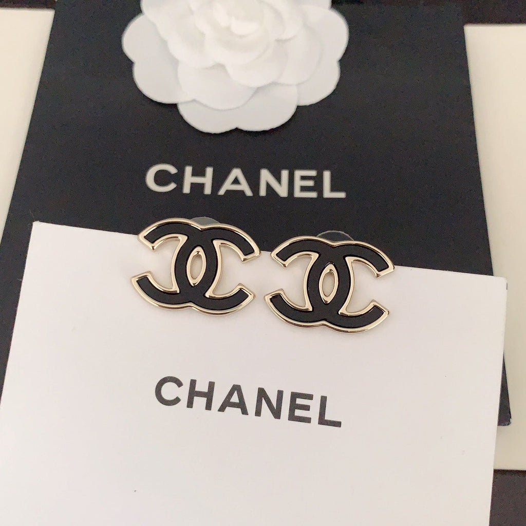 18K  Chanel Black Earrings
