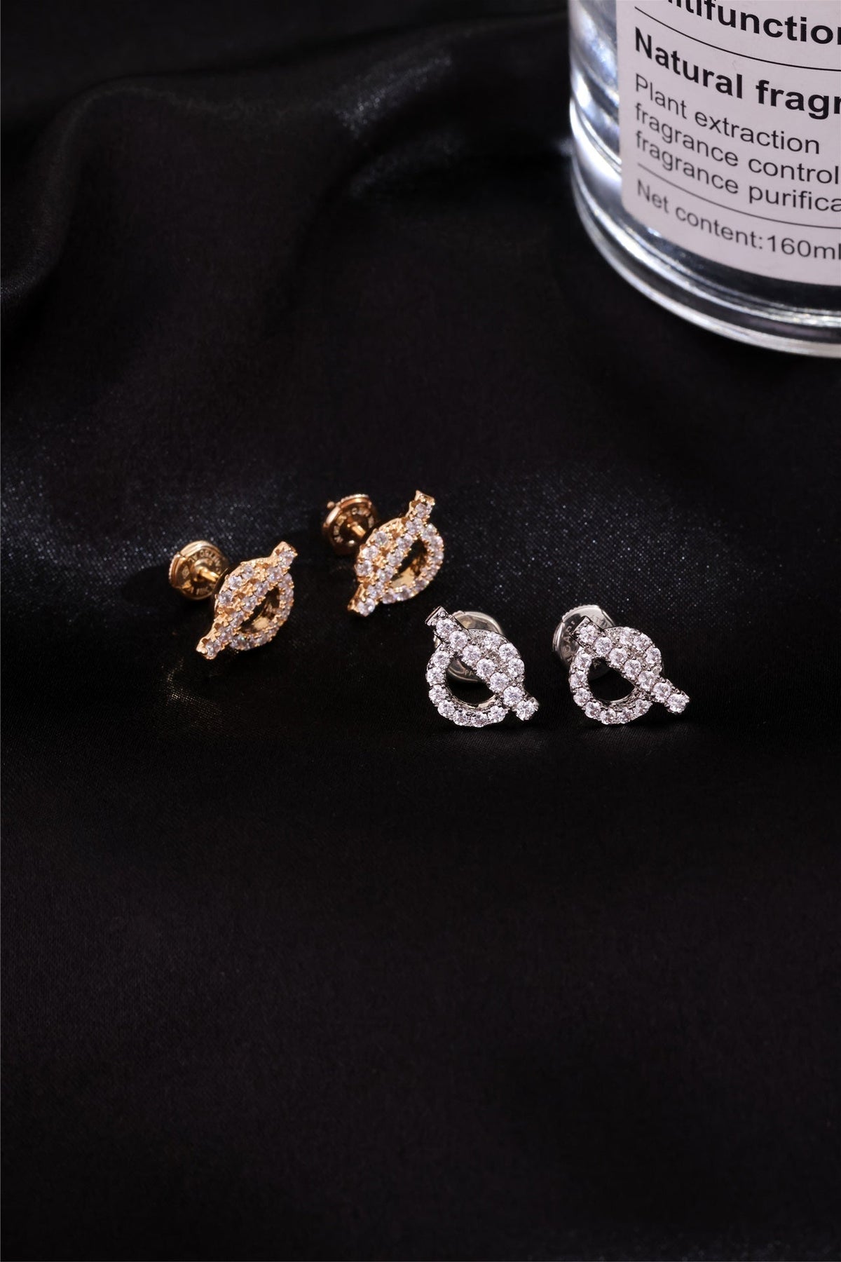 18K Finesse Diamond Stud Hermes Earrings