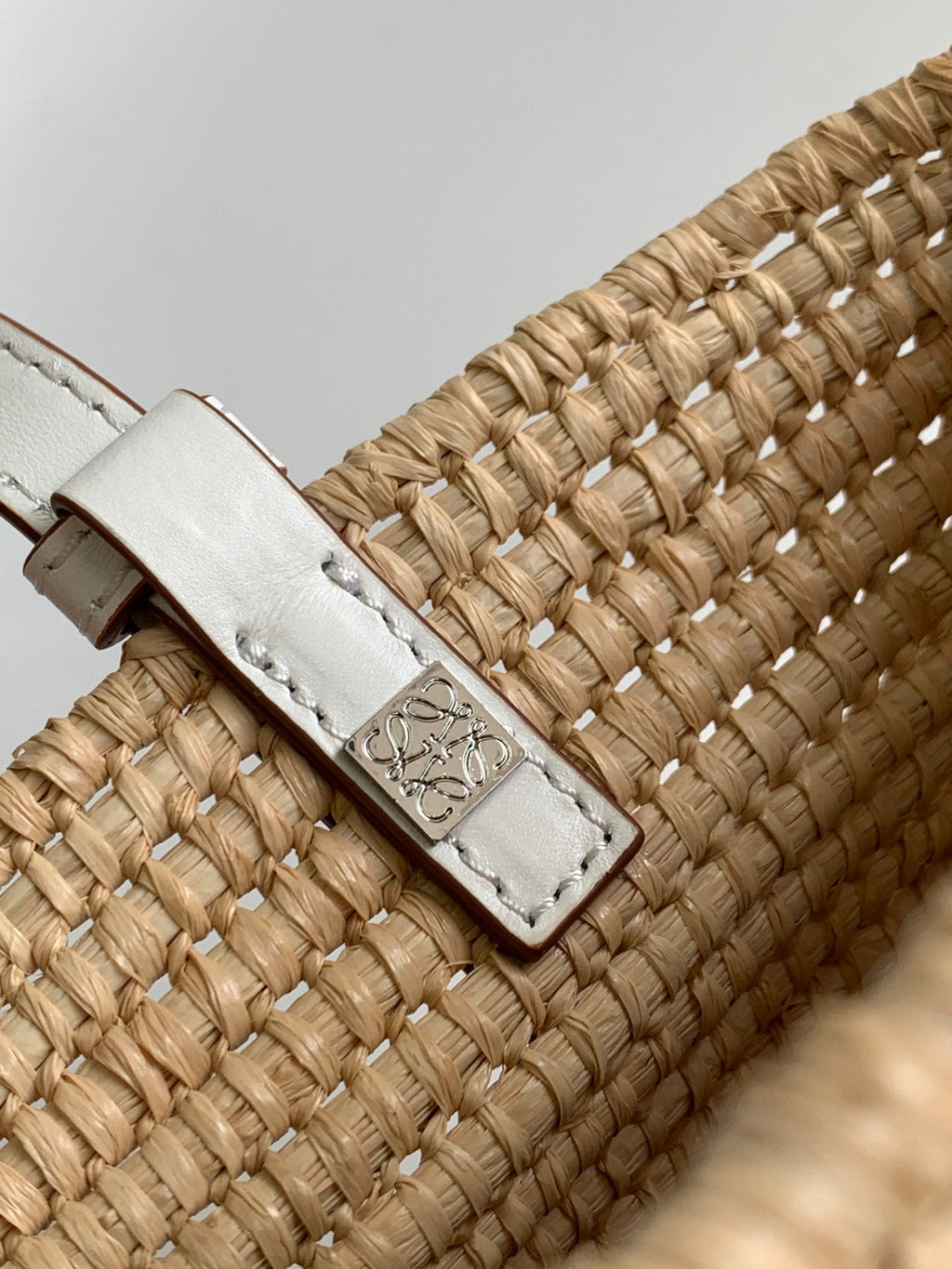 LOEWE 25S BASKET BAG 30 IN NATURAL MIX WHITE RAFFIA CALFSKIN SHOULDER STRAP