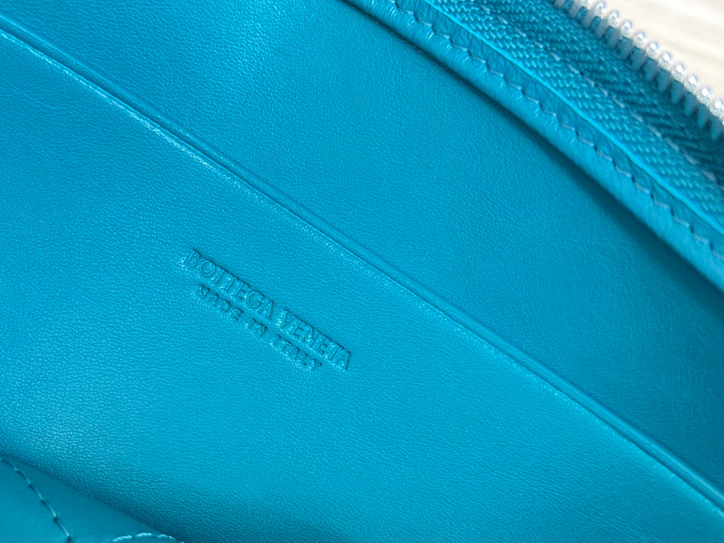 LARGE CASSETTE POUCH 35 IN LAGOON BLUE CALFSKIN