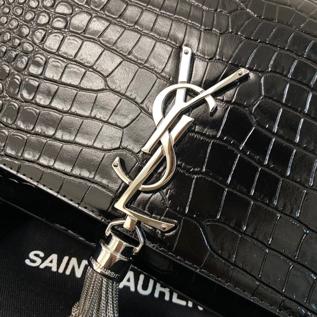 KATE TASSEL 24 CROCODILE PATTERN CALFSKIN BLACK WITH SILVER LOGO