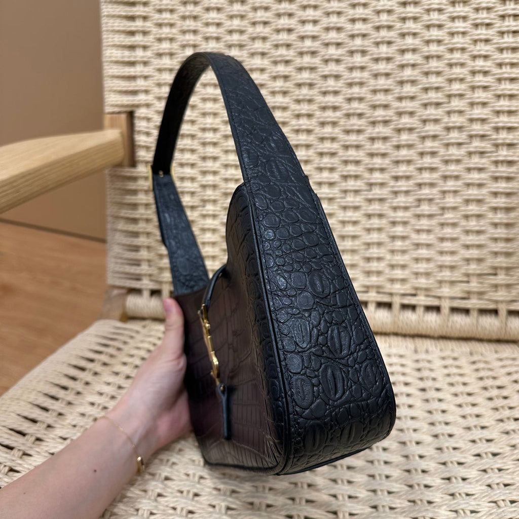 LE 5 À 7 BAG 24 BLACK CALFSKIN HOBO