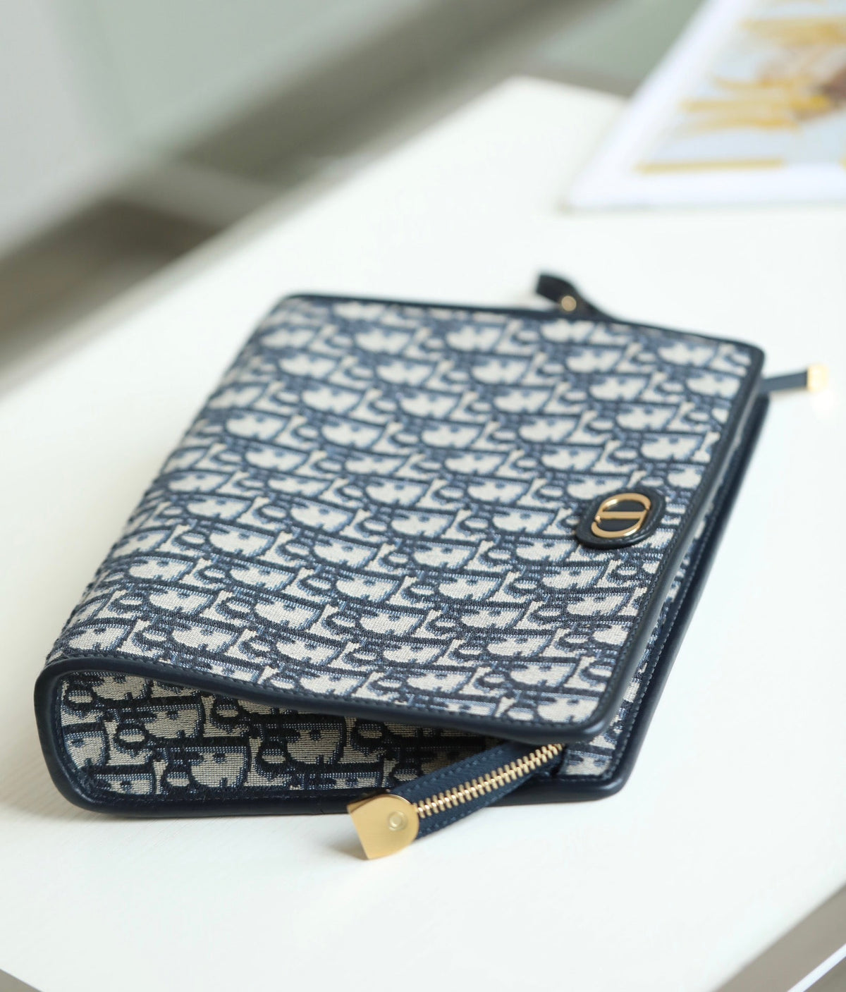BOOK TOTE 26 IN BLACK OBLIQUE JACQUARD