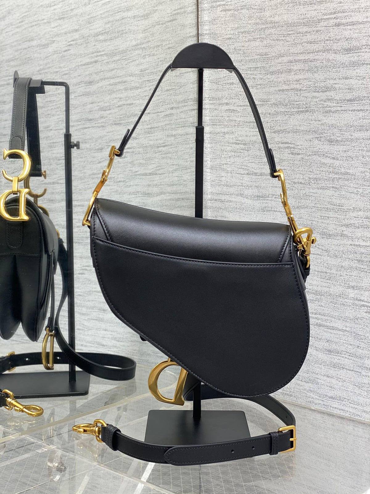 SADDLE BAG 24 IN BLACK CALFSKIN GOLD HARDWARE