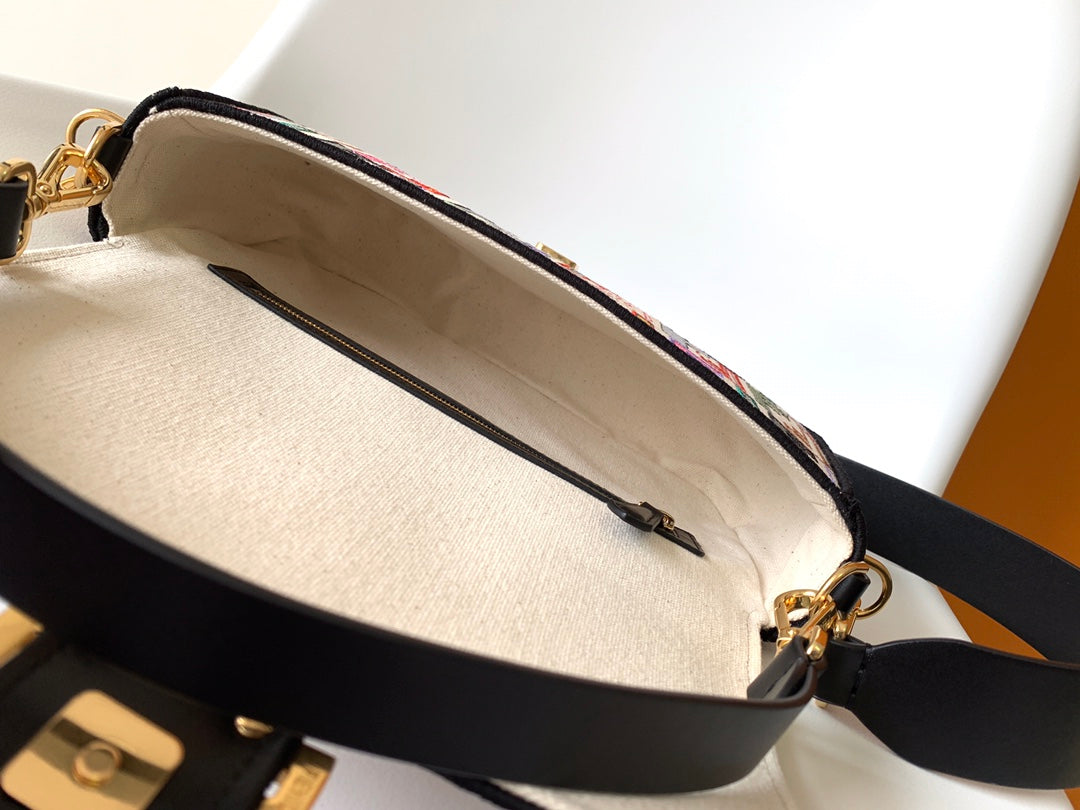 Fend Baguette Black and Multicolour Canvas Bag 27 with FF Embroidery Ghw