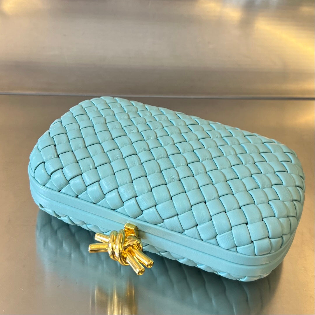 KNOT 20 IN BLUE PASTEL LAMBSKIN