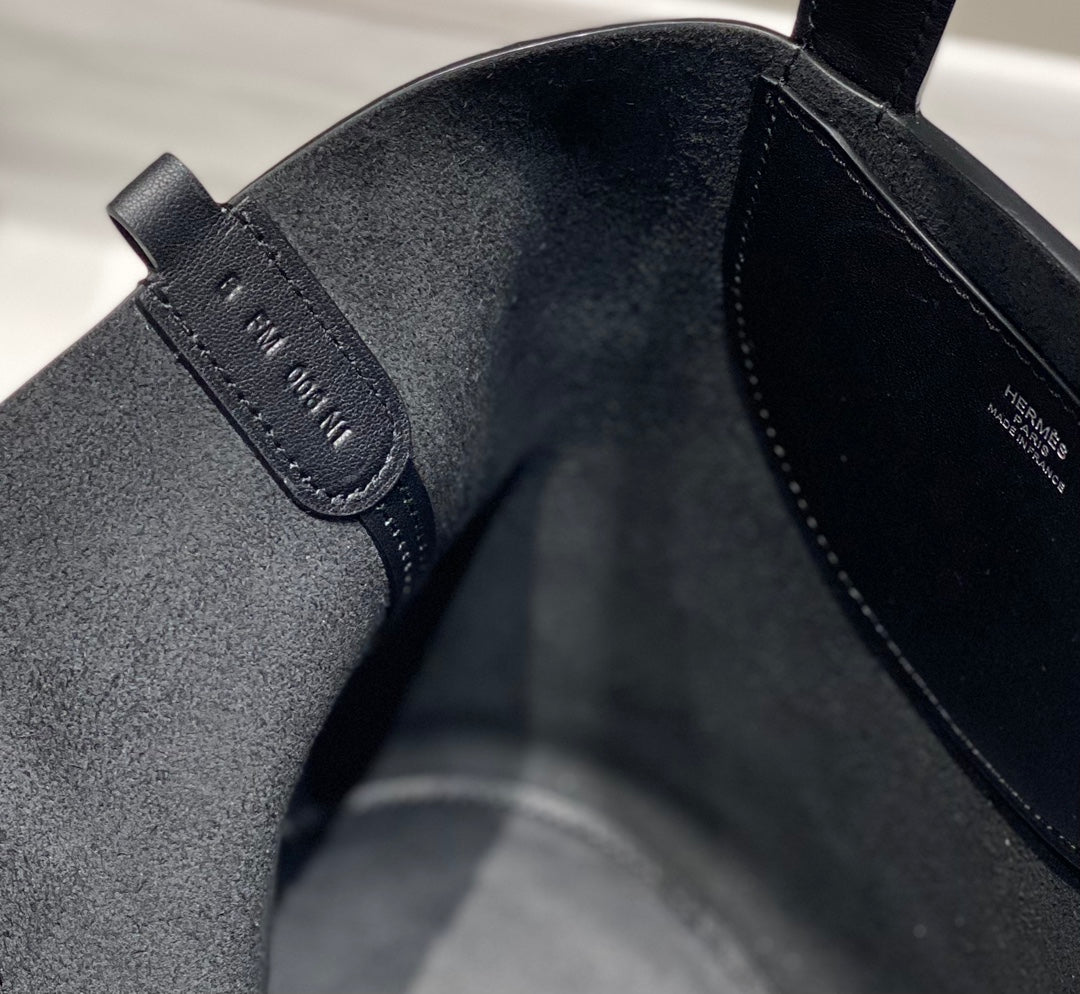 HERMES 25S IN THE LOOP 18 IN BLACK CALFSKIN SILVER HARDWARE
