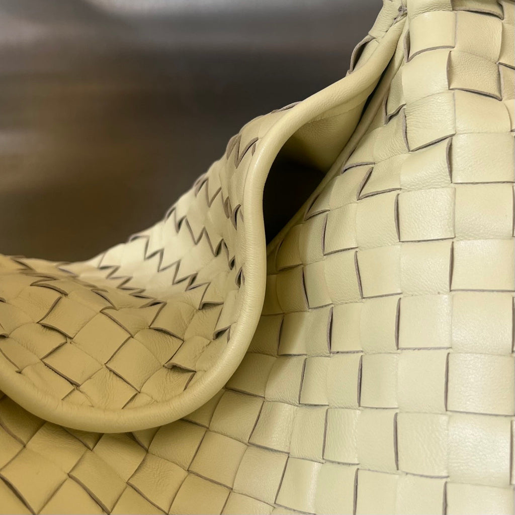 LARGE HOP 54 IN DARK CREAM LAMBSKIN