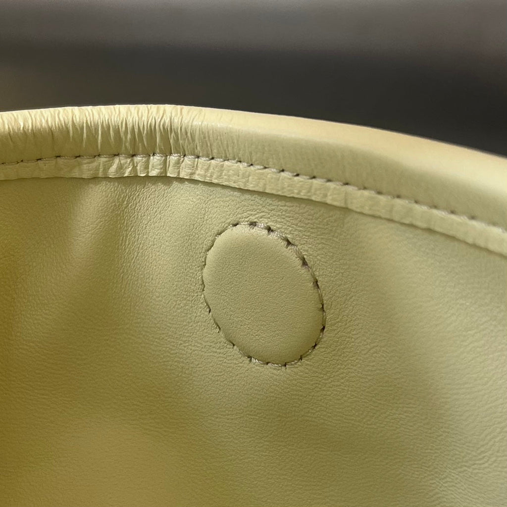 LARGE HOP 54 IN DARK CREAM LAMBSKIN