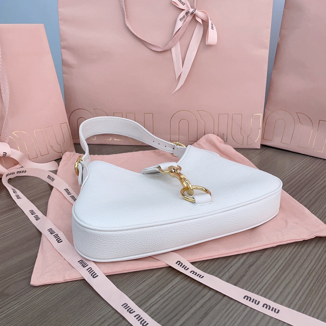 HOBO SHOULDER BAG 29 IN WHITE CALFSKIN GOLD HARDWARE