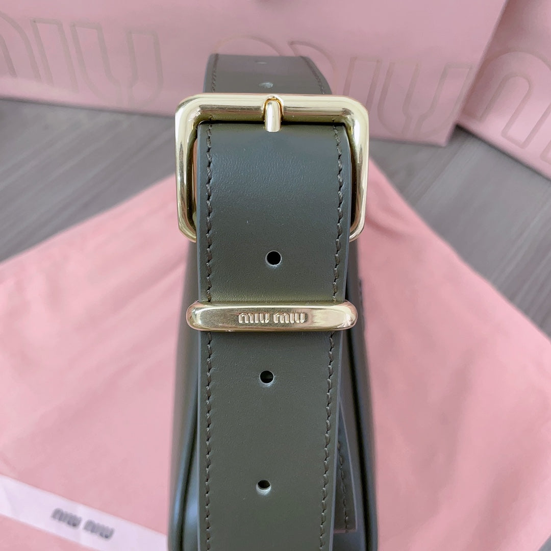 BAGUETTE BAG 24 IN KELP GREEN CALFSKIN