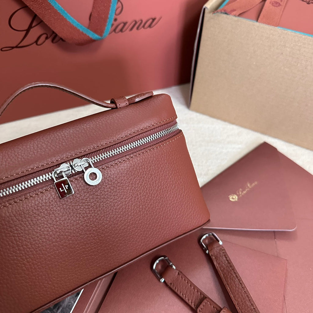 EXTRA POCKET L19 IN GARNET RED CALFSKIN WITH SILVER HARDWARE