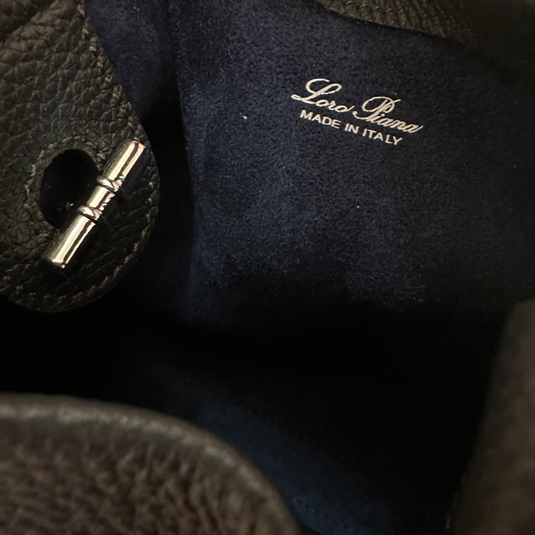 MICRO BALE BAG IN DARK BLUE CALFSKIN 226599