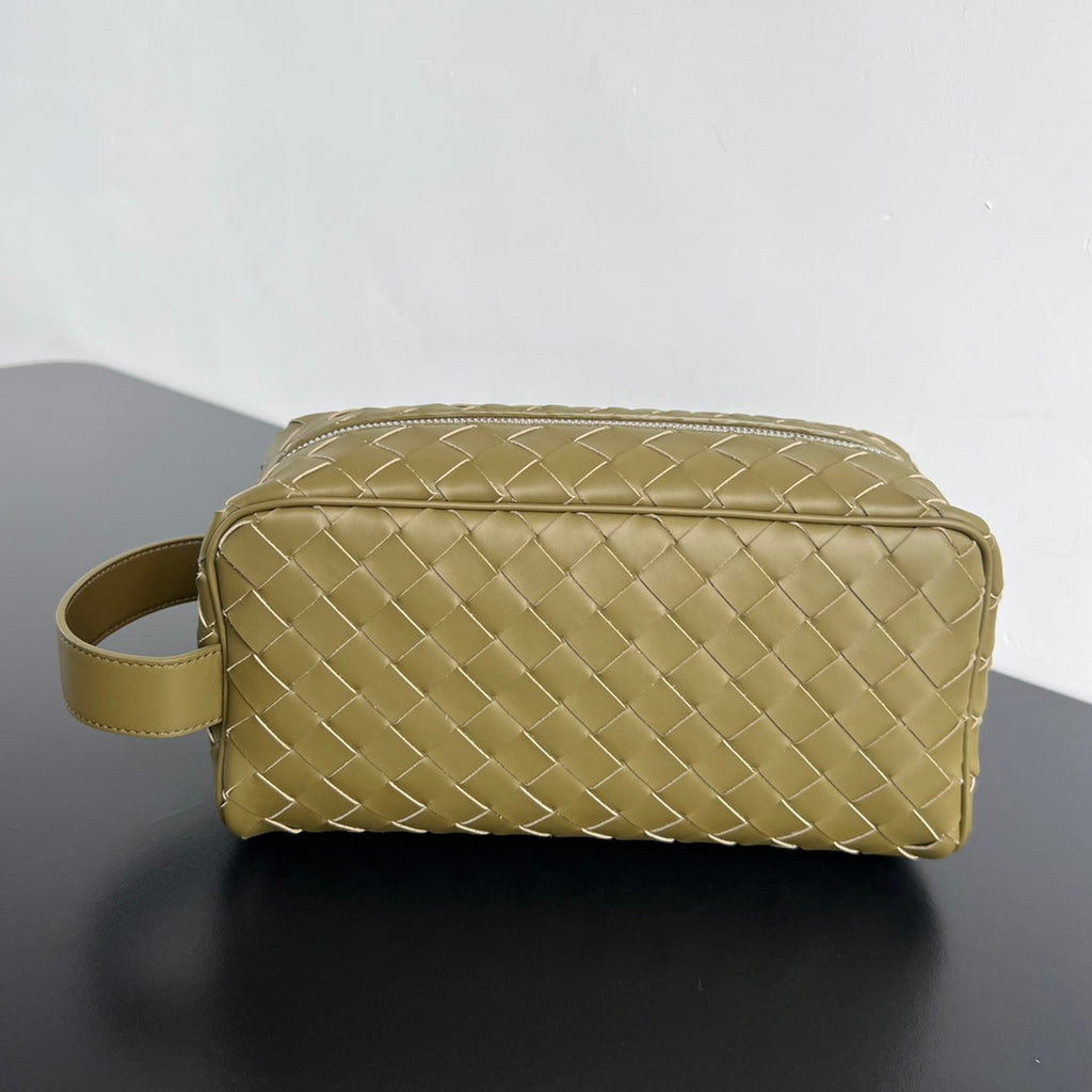 INTRECCIATO CLUTCH 26 IN BARLEY CORN CALFSKIN