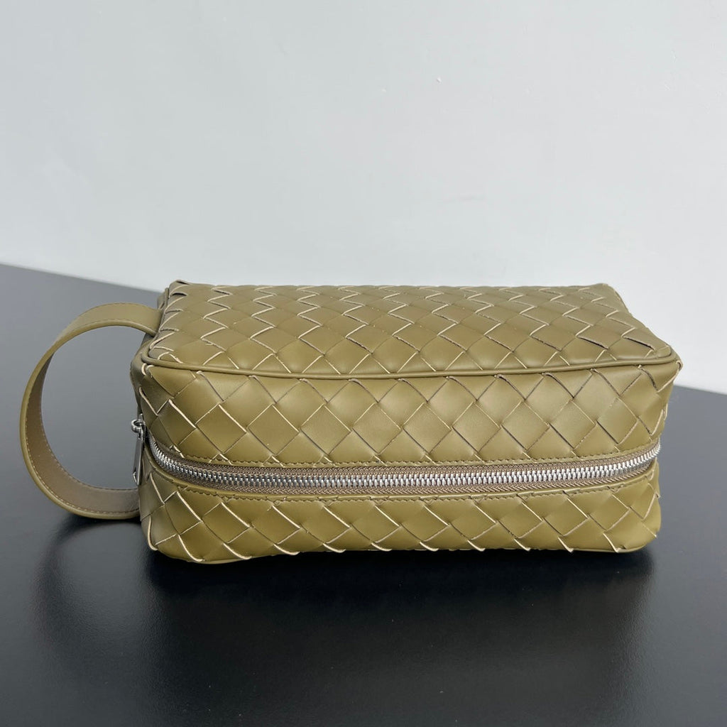 INTRECCIATO CLUTCH 26 IN BARLEY CORN CALFSKIN