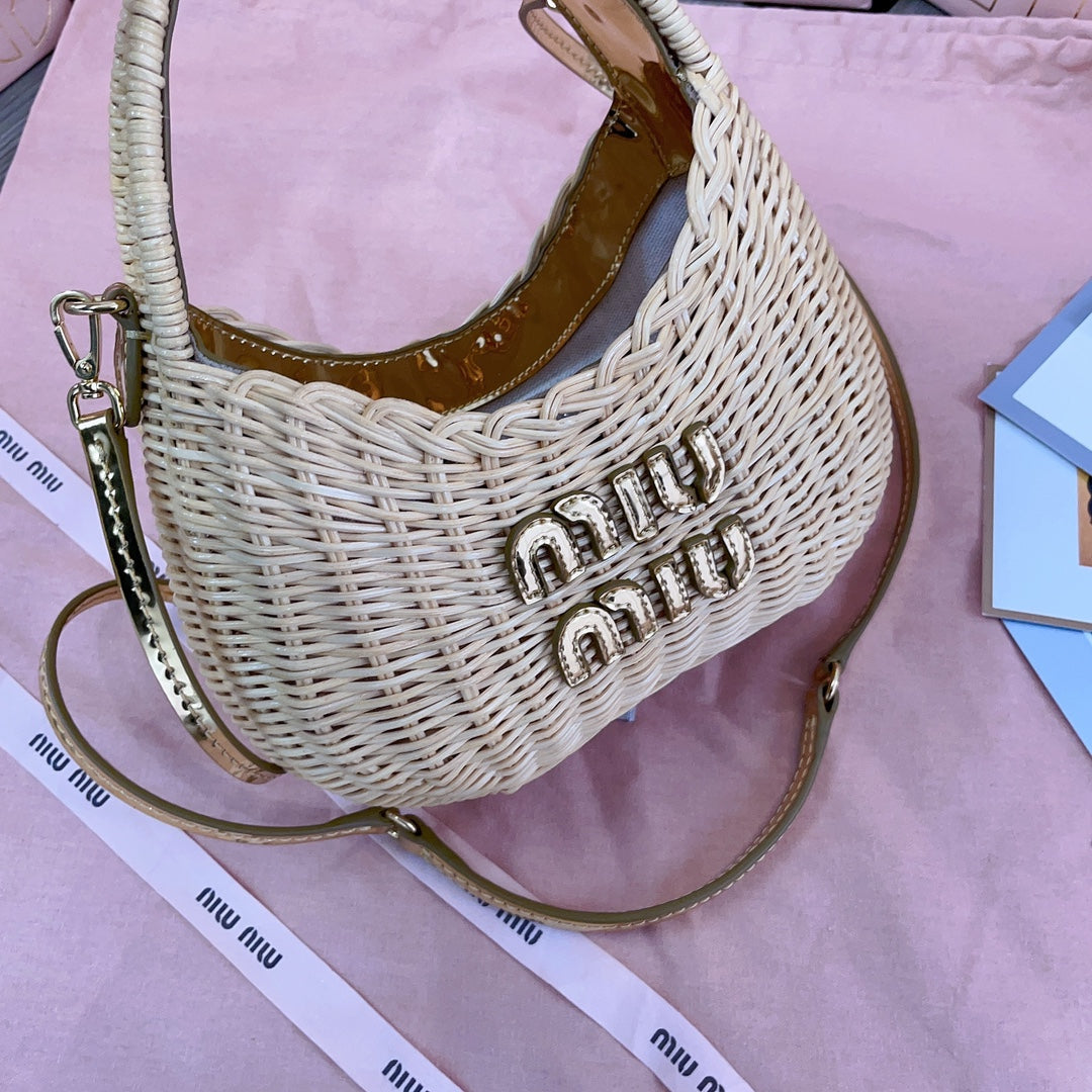 WANDER WICKER HOBO BAG 20 IN TAN MIX CARAMEL BROWN HANDWOVEN