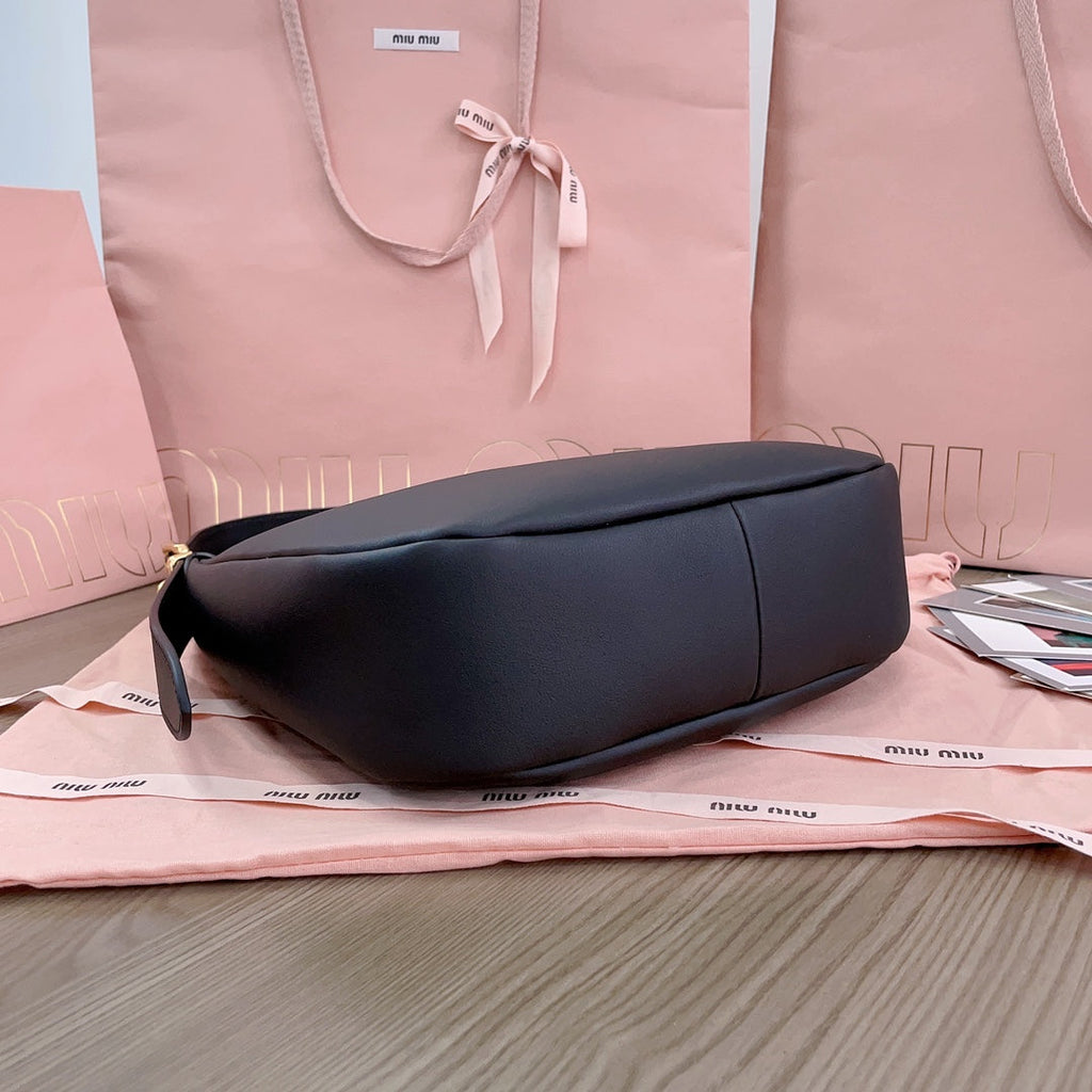 HOBO BAG 27 IN BLACK CALFSKIN