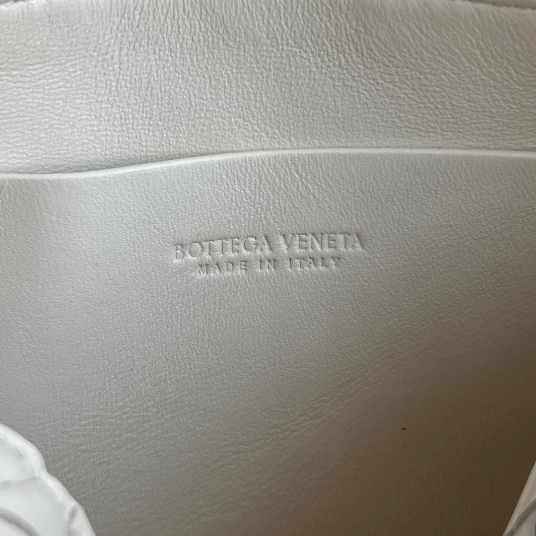 CONCERT POUCH 18 IN WHITE LAMBSKIN