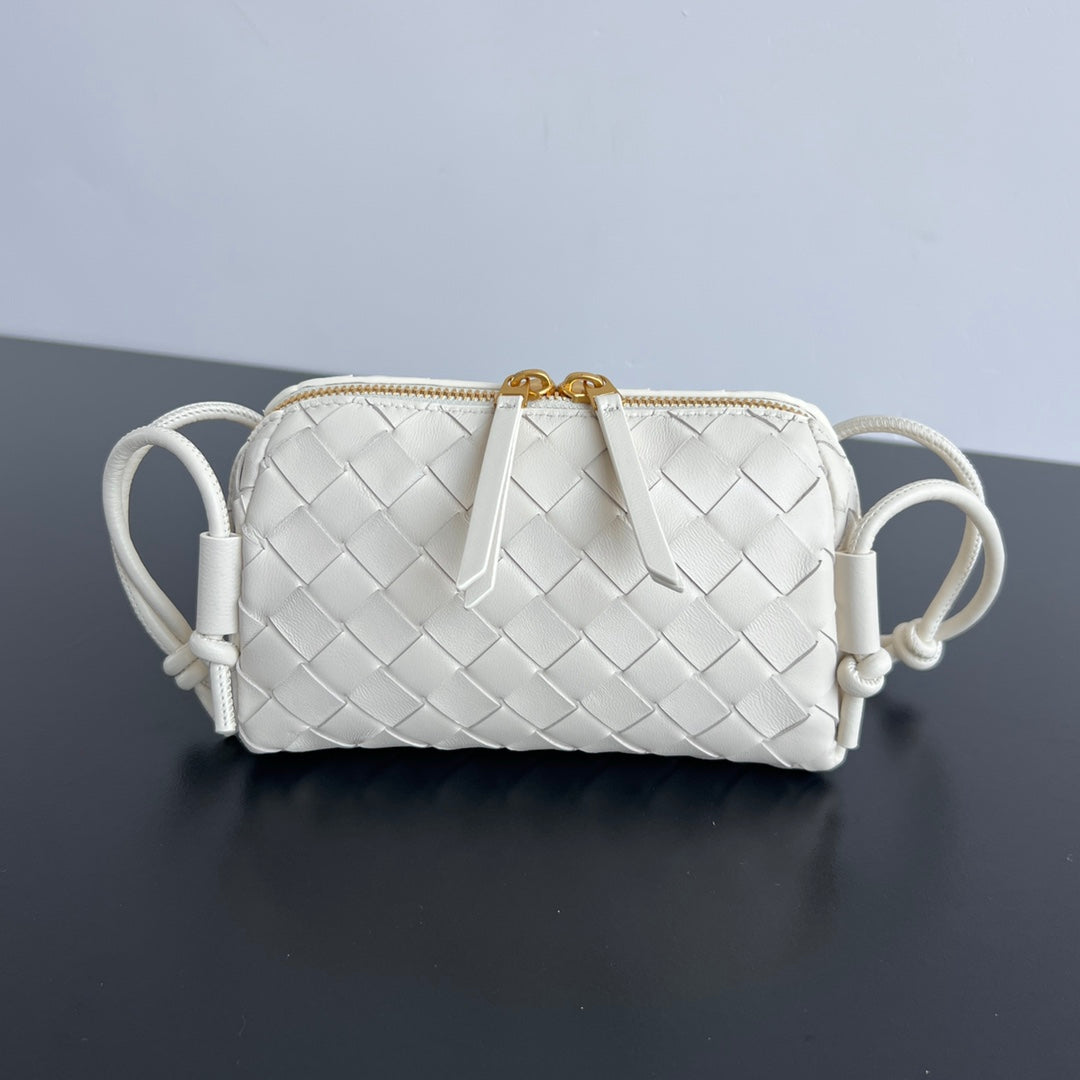 CONCERT POUCH 18 IN WHITE LAMBSKIN
