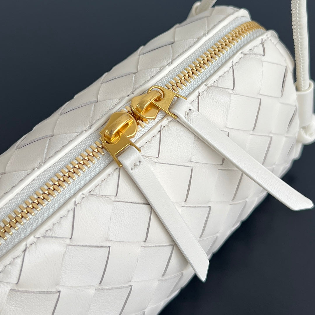 CONCERT POUCH 18 IN WHITE LAMBSKIN