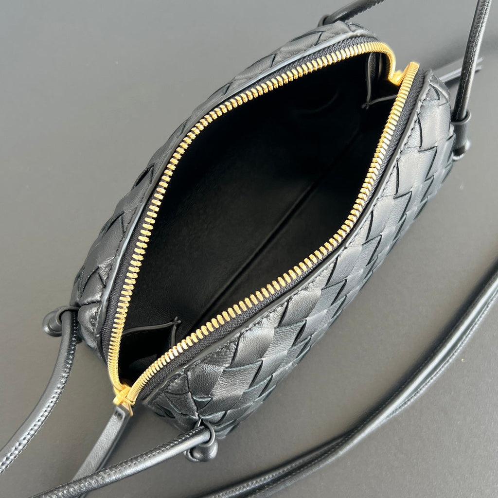 CONCERT POUCH 18 IN BLACK LAMBSKIN