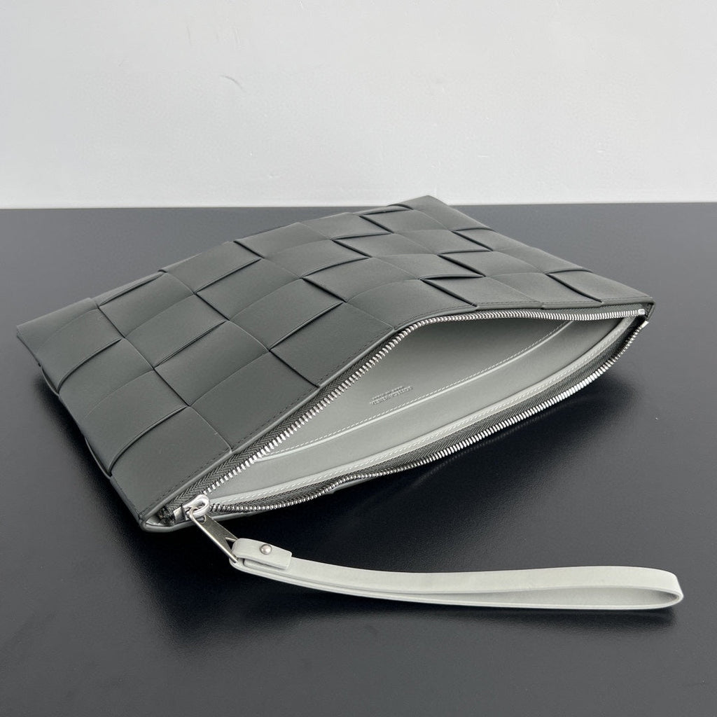 LARGE CASSETTE POUCH 35 IN CORDUROY GRAY CALFSKIN