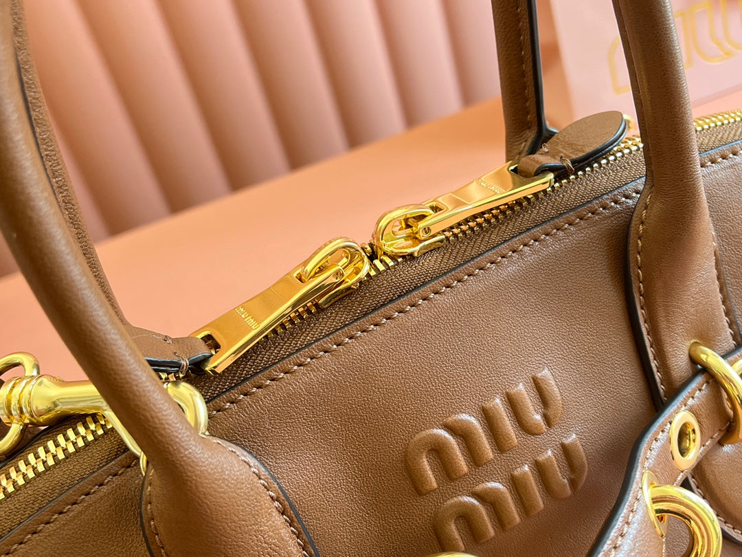 AVENTURE NAPPA BAG 33 IN CARAMEL BROWN LAMBSKIN GOLD HARDWARE