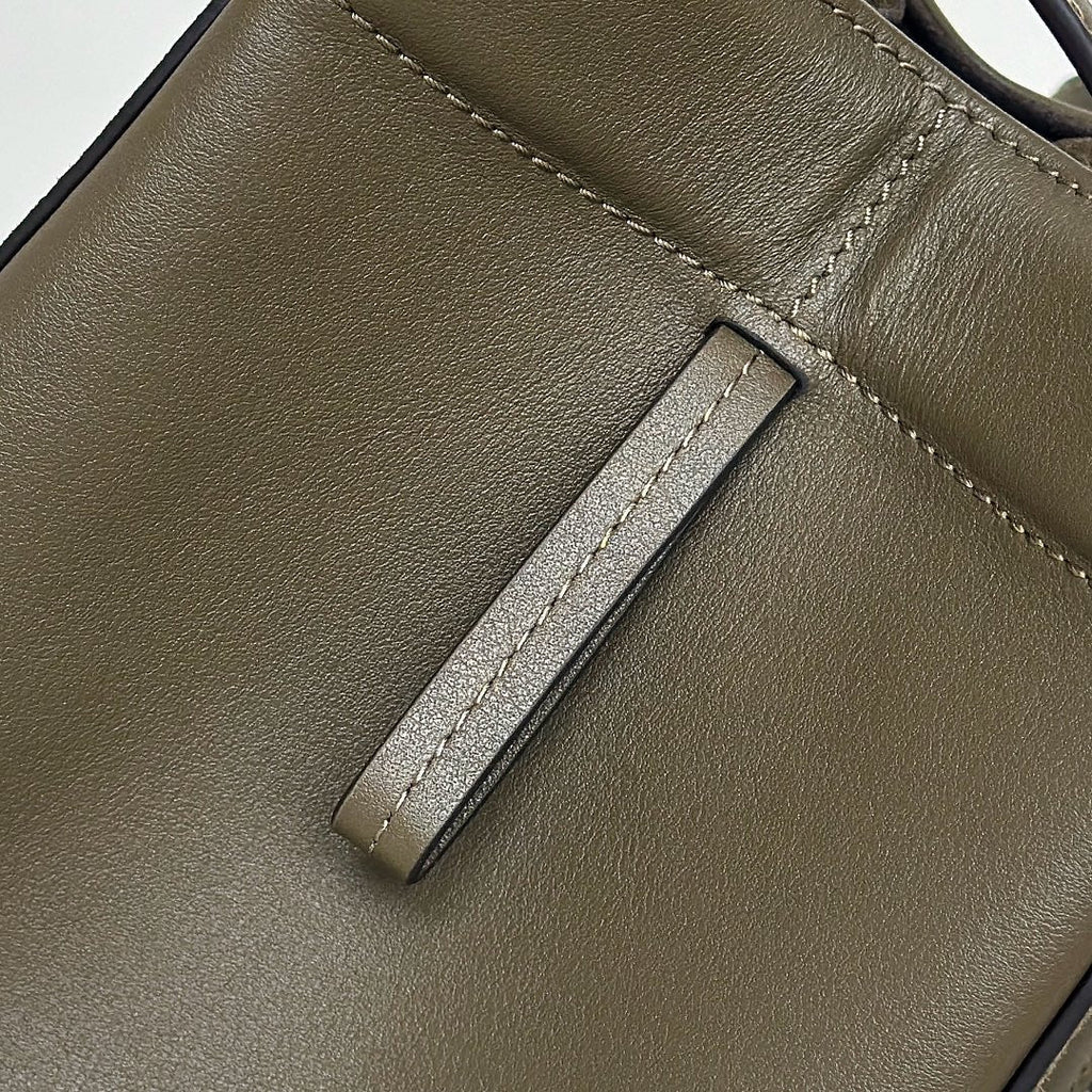 ORIGAMI MINI 19 IN ARMY GREEN LAMBSKIN AND SUEDE