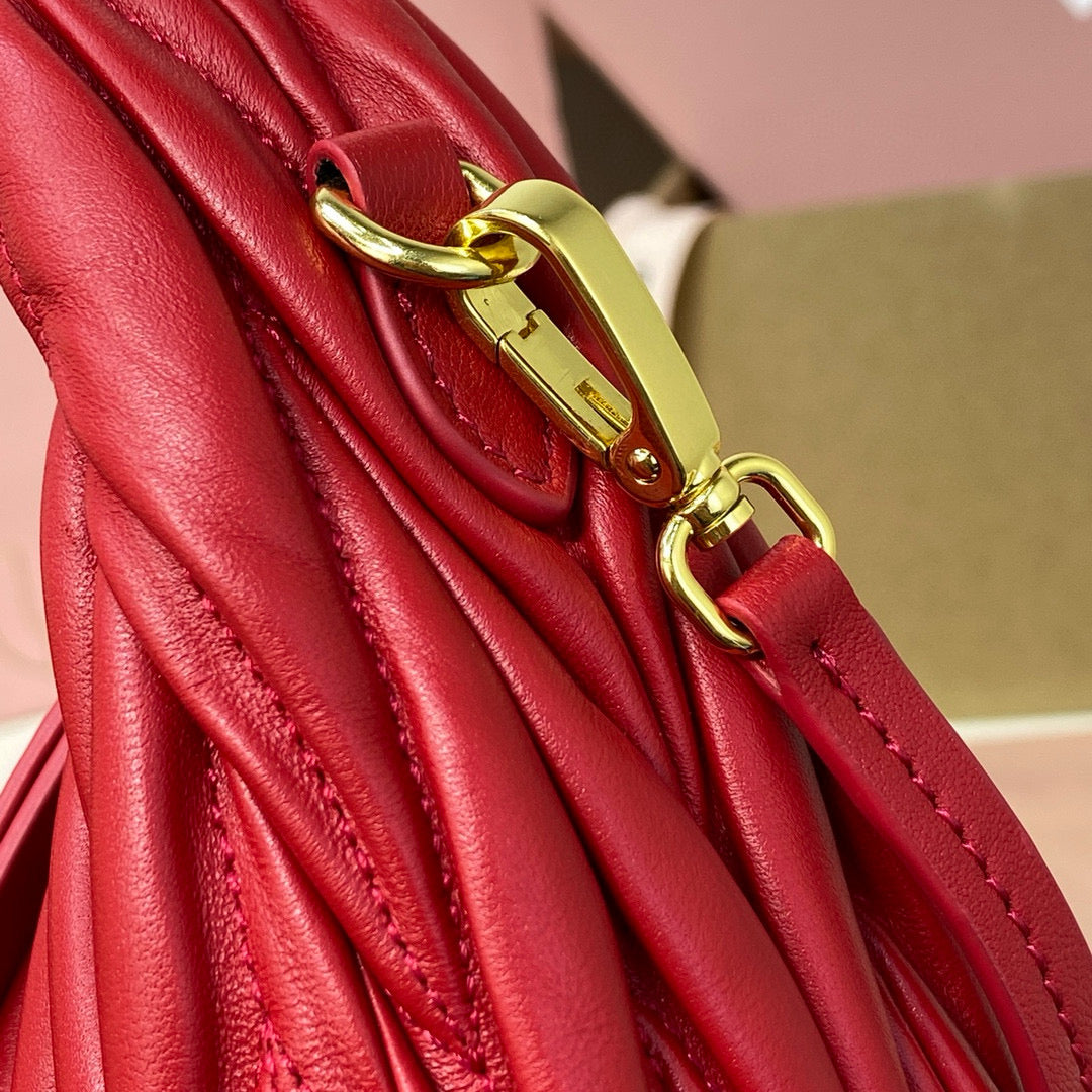 WANDER SMALL HOBO BAG 20 IN RED CALFSKIN
