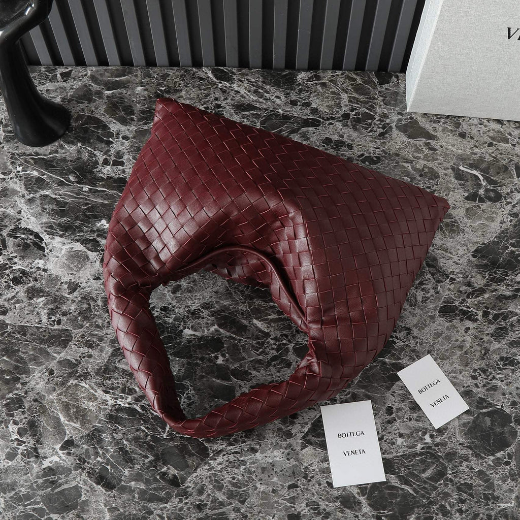LARGE HOP 54 IN BURGUNDY LAMBSKIN