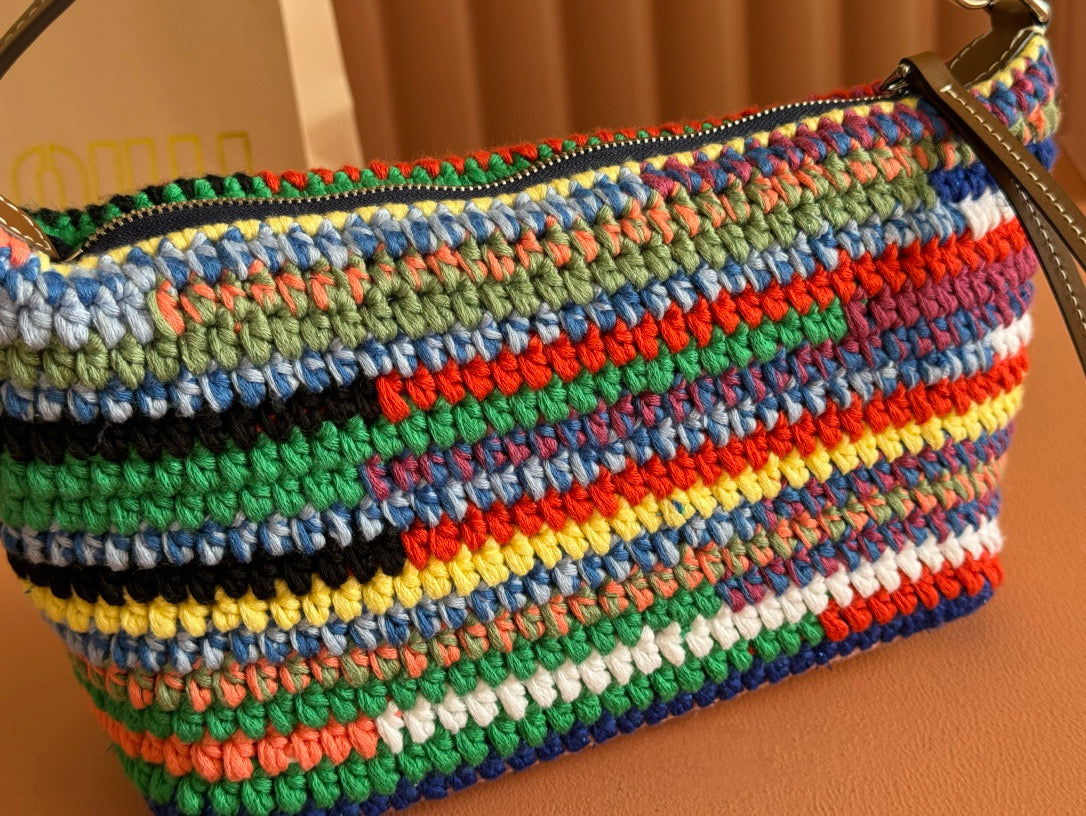 CROCHET TOTE BAG 25 IN MULTICOLORED WOVEN RAFFIA