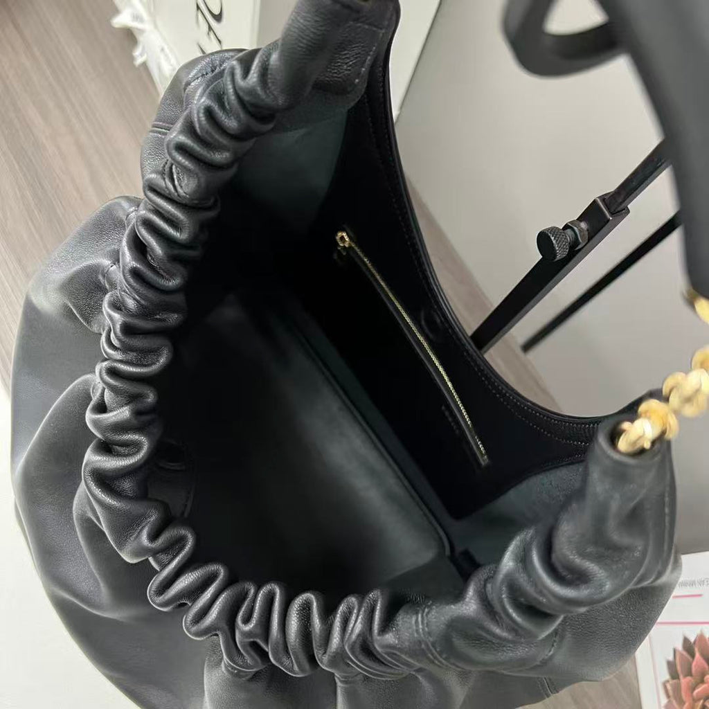 LOEWE SQUEEZE BAG 34 IN BLACK LAMBSKIN