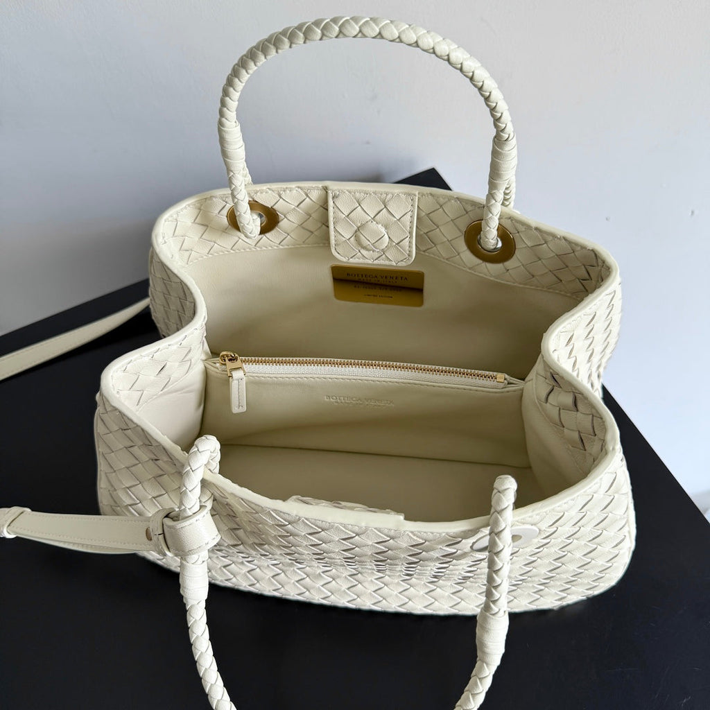 BOTTEGA VENETA 25S BASKET BAG 31 IN IVORY CALFSKIN GOLD HARDWARE