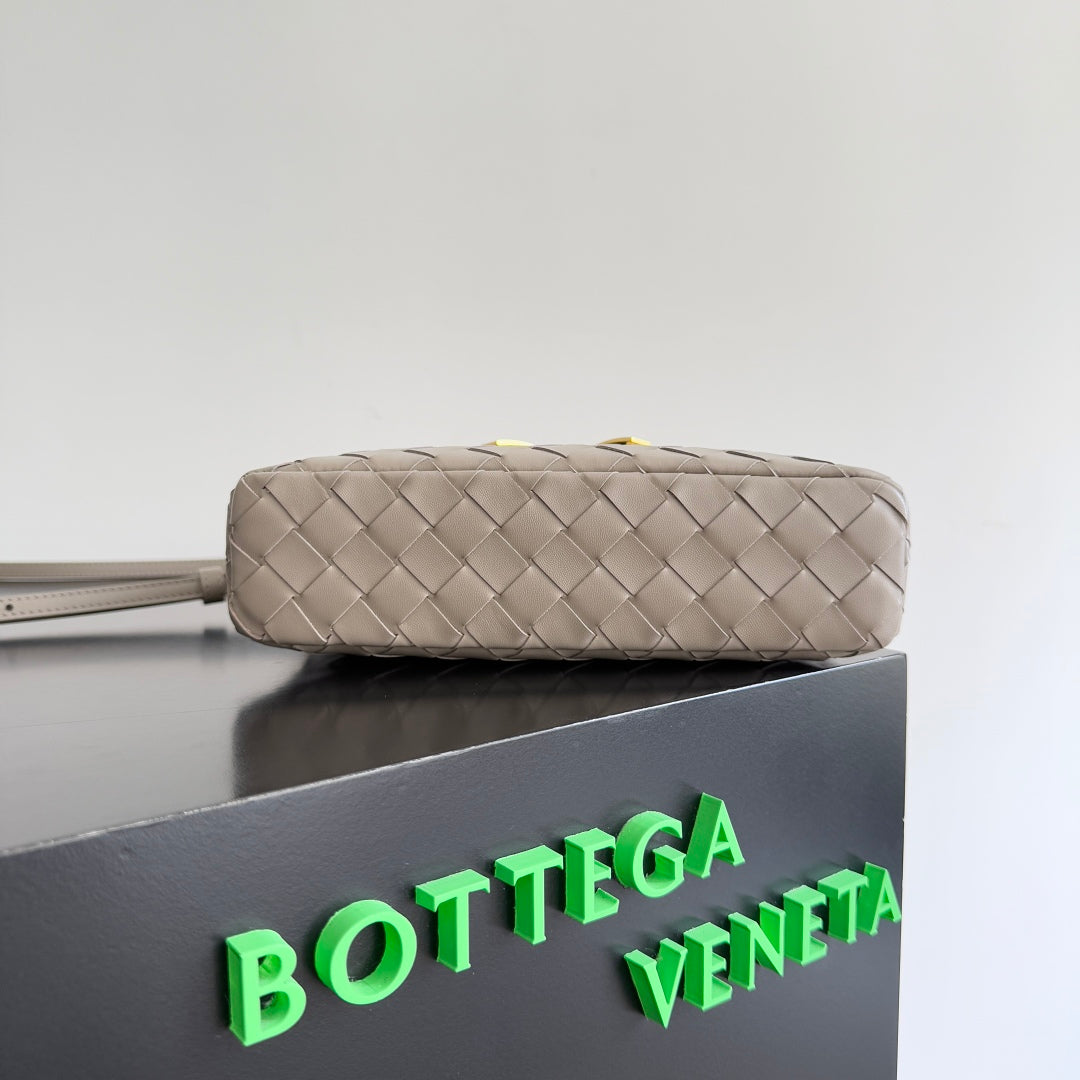 BOTTEGA VENETA 25S BANG BANG 22 IN WARM GRAY INTRECCIATO CALFSKIN GOLD HARDWARE