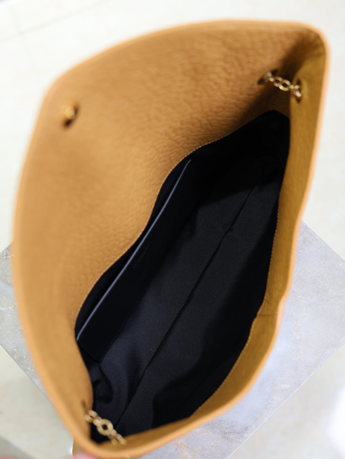 YSL 25S CASSANDRE ENVELOPE MESSENGER 35 IN GOLDEN BROWN LAMBSKIN GOLD HARDWRE