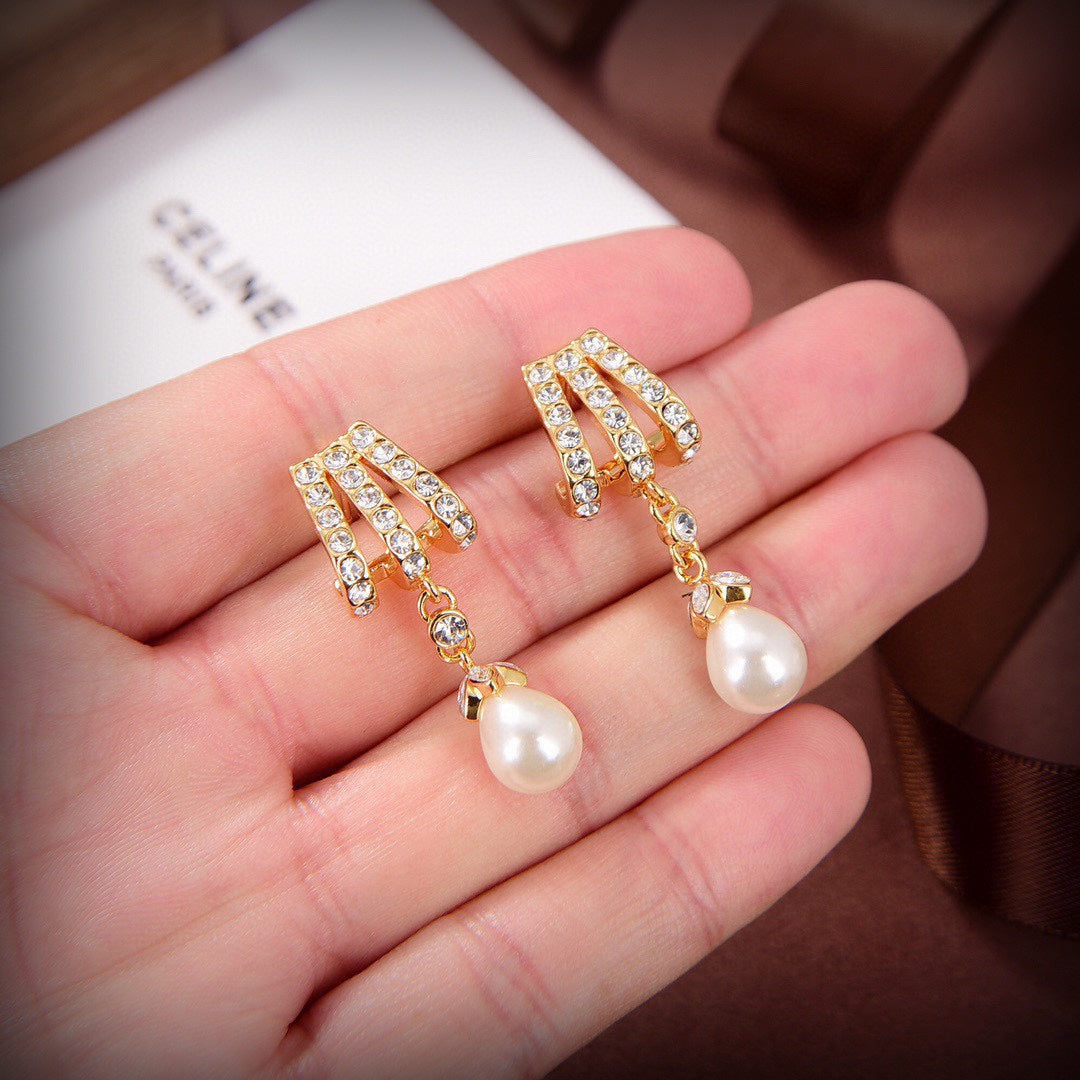 18K Celine Vintage Pearls Earrings