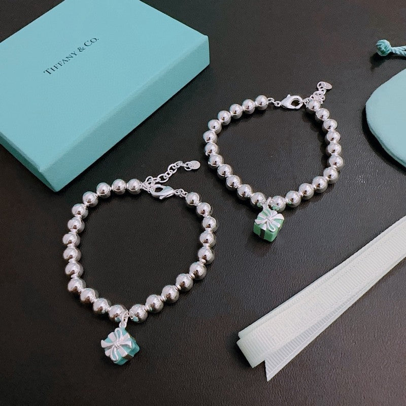 18K Return to Tiffany Blue Gift Box Bracelet