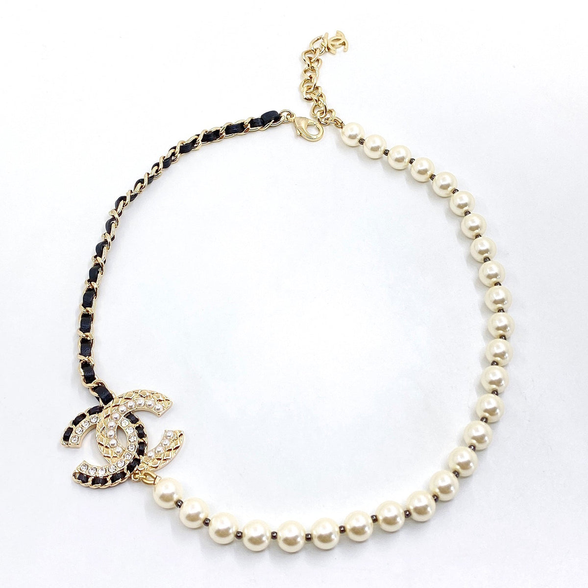 18K  Chanel Leather Pearls Necklace