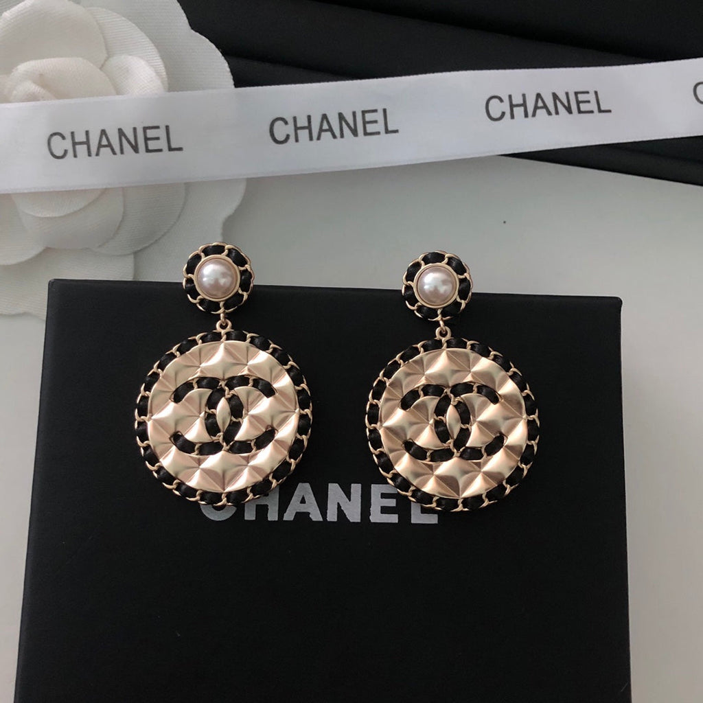 18K  Chanel Leather Round Earrings