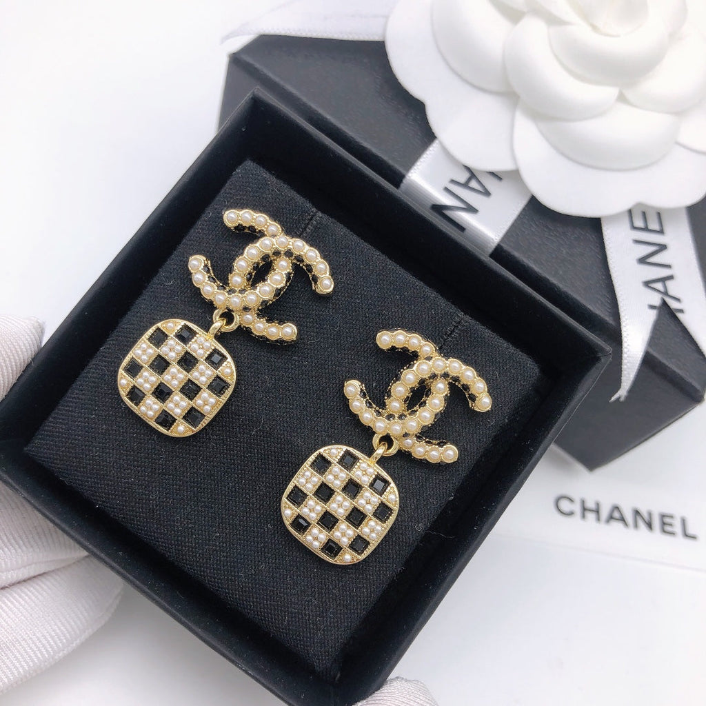 18K  Chanel Chain Earrings