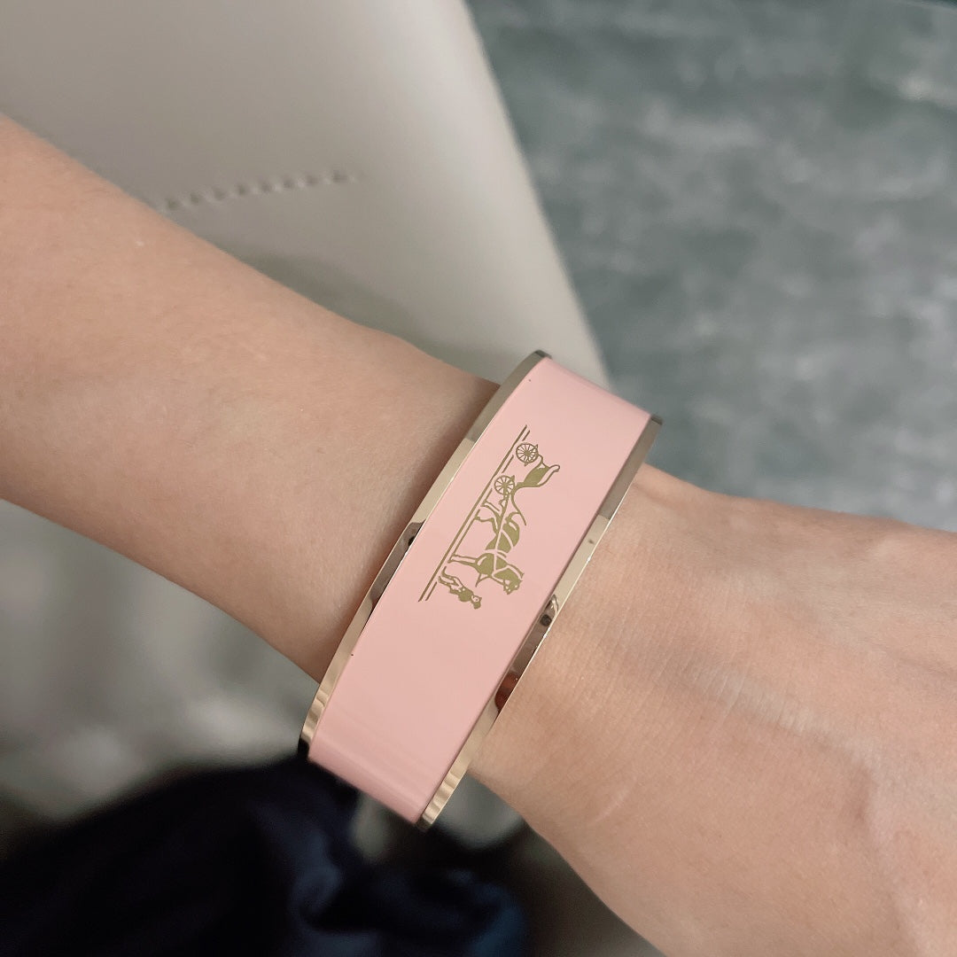 18K Enamel Cal¨¨che Wide Bangle Hermes Bracelet