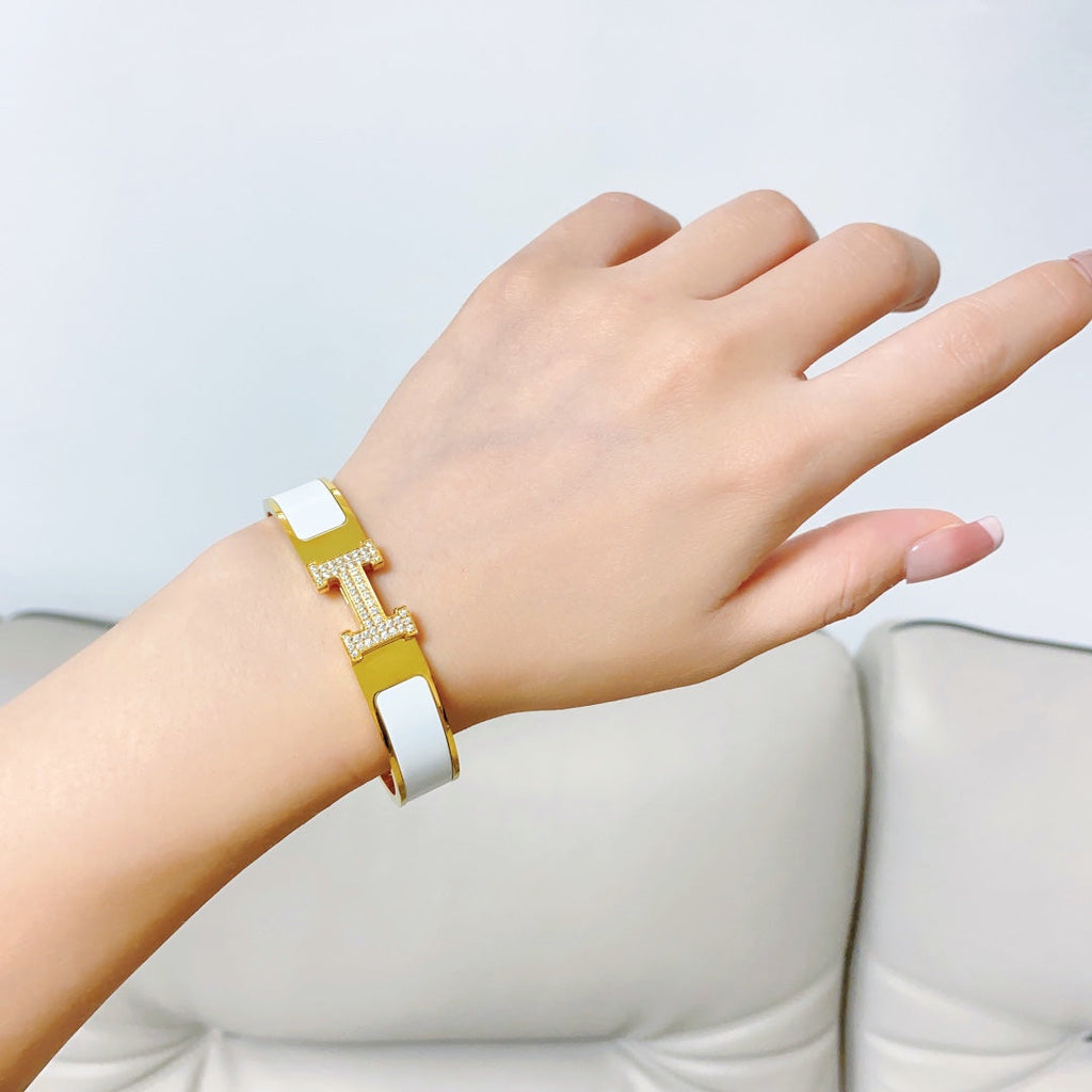 18K Clic Hermes Diamond Bracelet