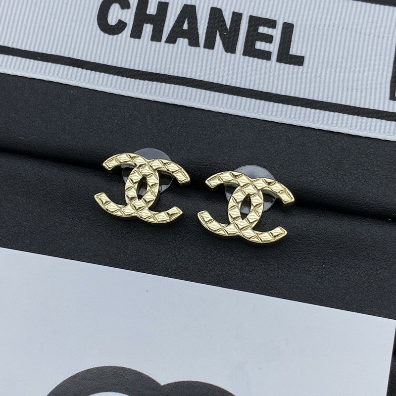 18K  Chanel Classic Earrings