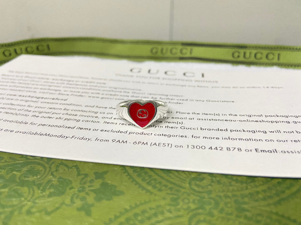 Double Gucci Interlocking Gucci Red Enamel Heart Ring