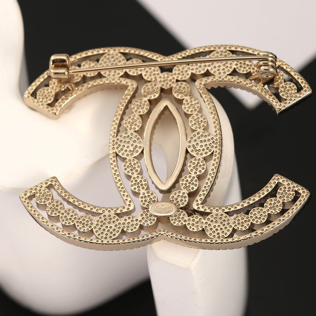 18K  Chanel Pearls Brooch