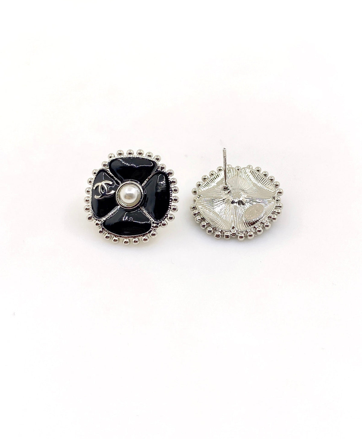 18k  Chanel Black Pearl Clover Earrings
