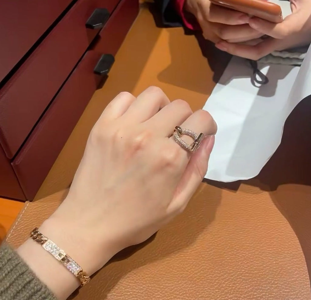 18K Adage Hermes Ring